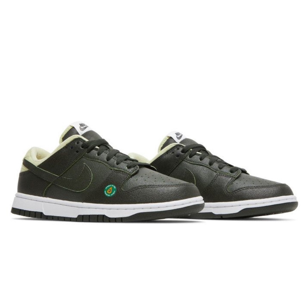 Nike Dunk Low LX’ Avocado